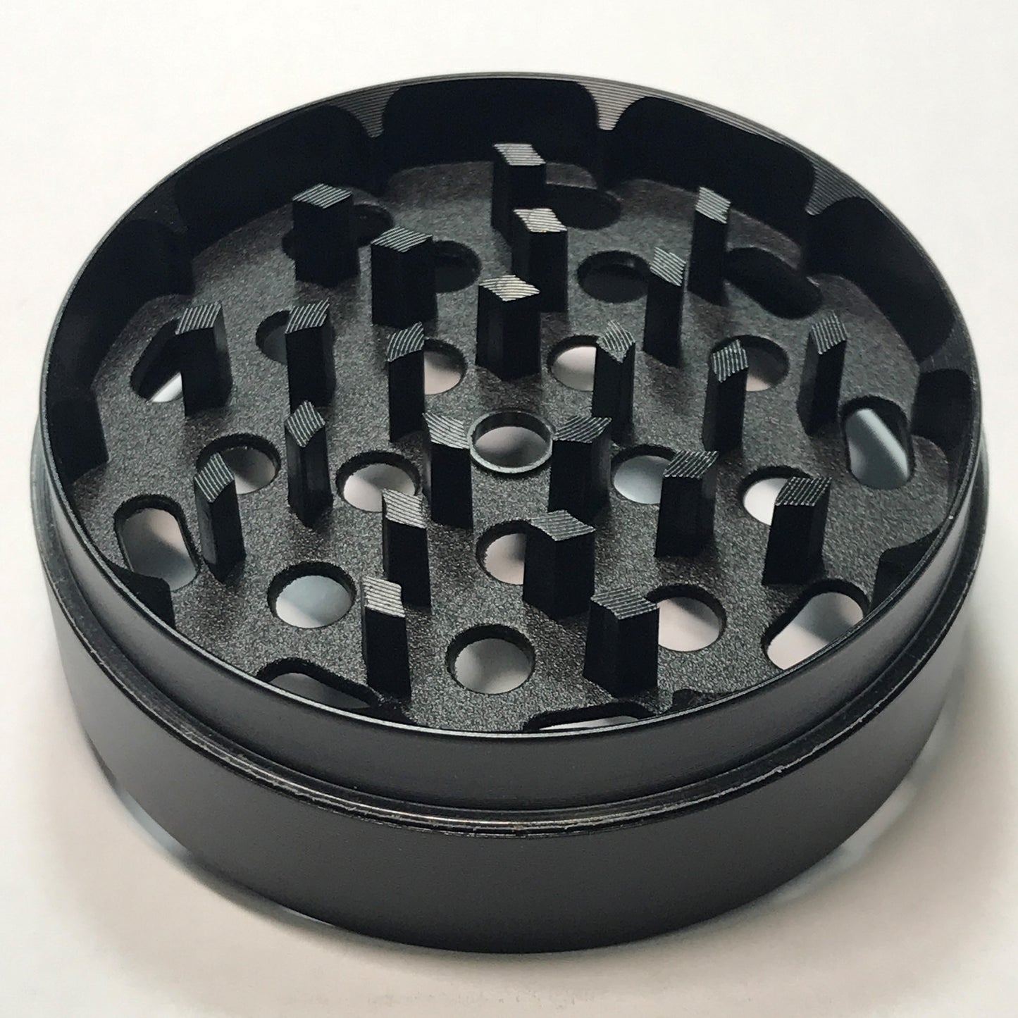 2.5 Inch 4 Piece Large Herb Spice Grinder Black - B&Q CO.