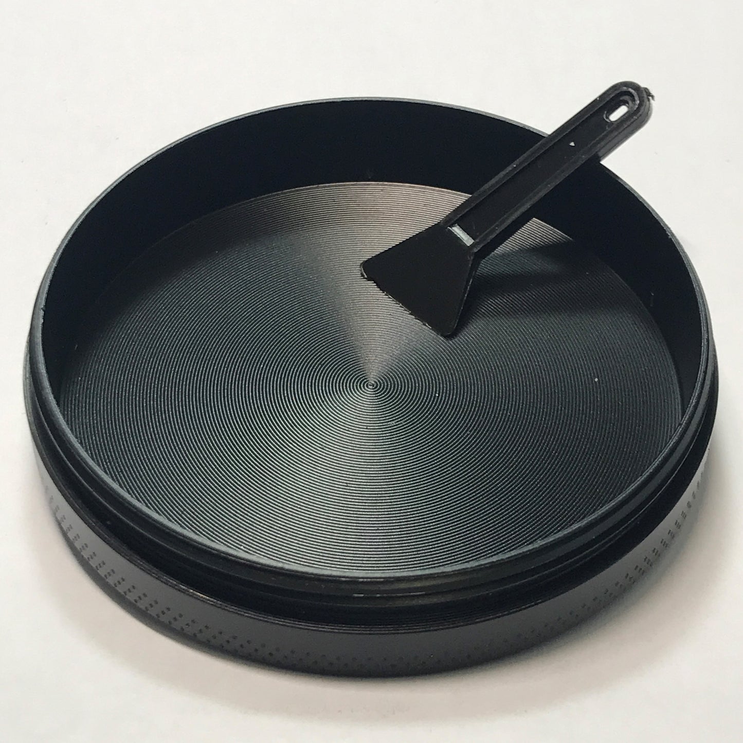 2.5 Inch 4 Piece Large Herb Spice Grinder Black - B&Q CO.